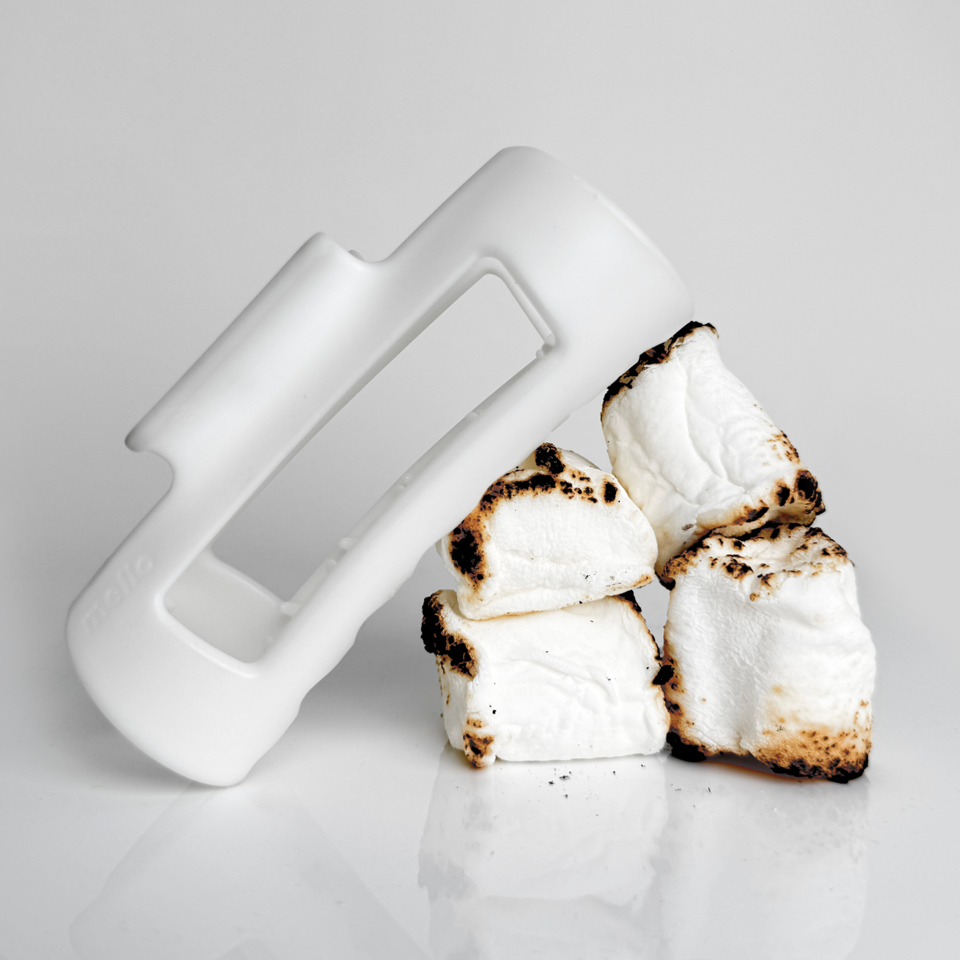 cloud clip - flexible clip, hair claw clip, soft claw clip for all hair types | MELLO