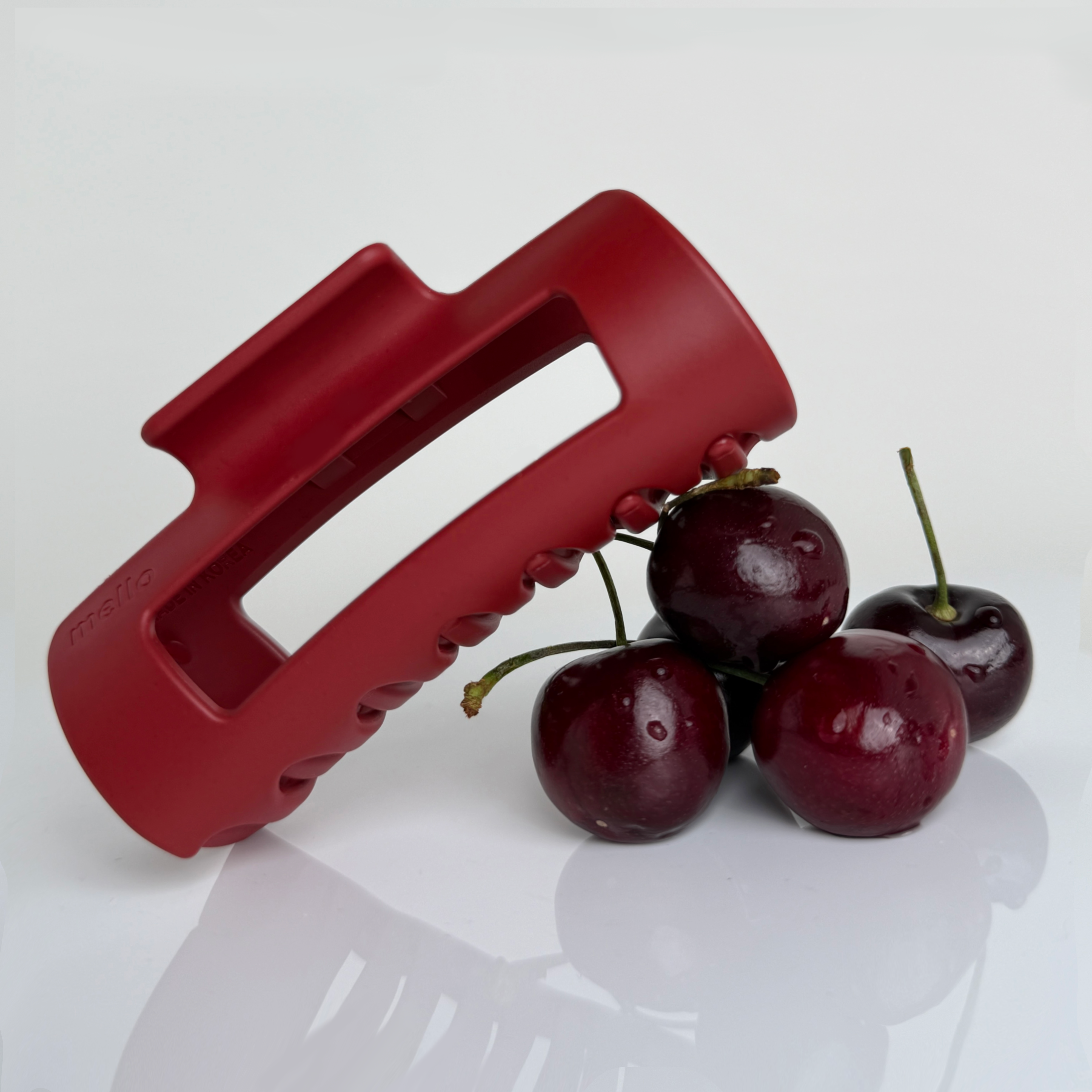 cloud clip - flexible clip, hair claw clip, soft claw clip for all hair types | MELLO